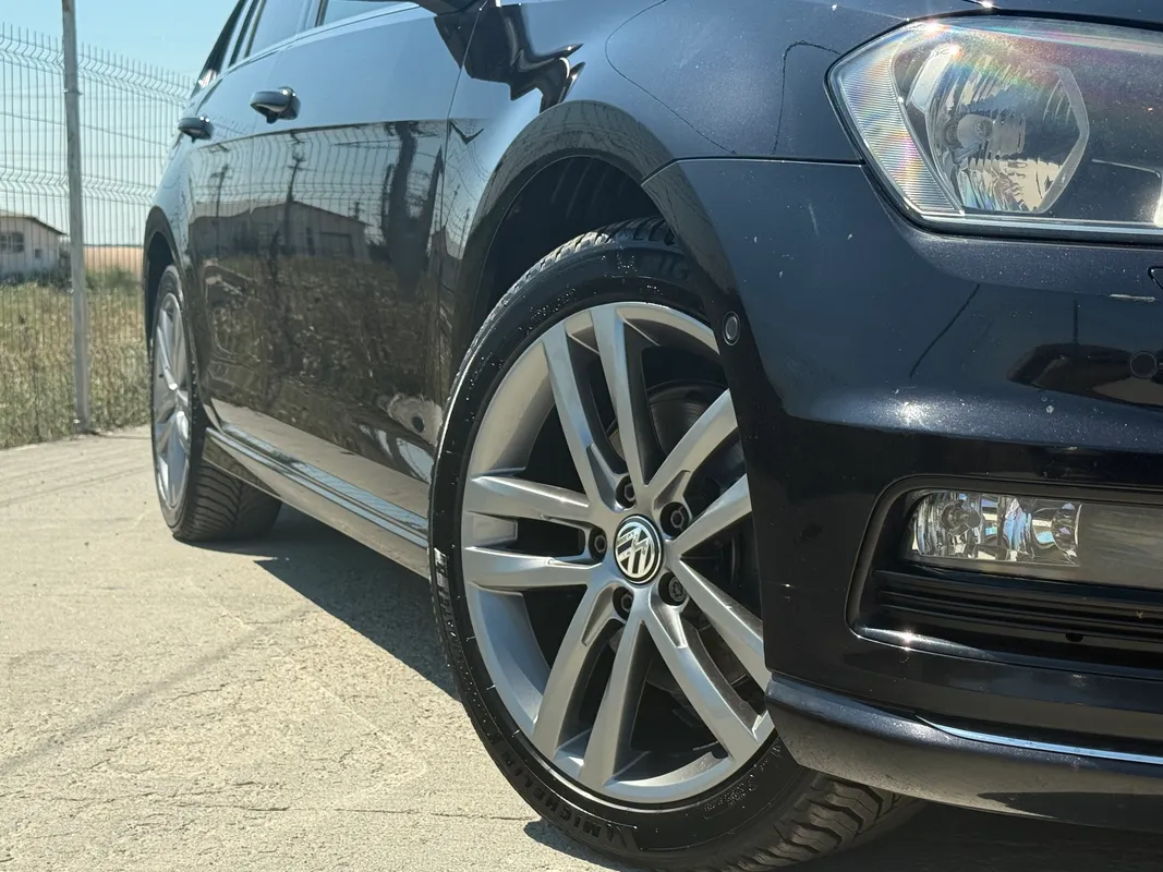 Volkswagen Golf 7 R-Line - fotografie 2