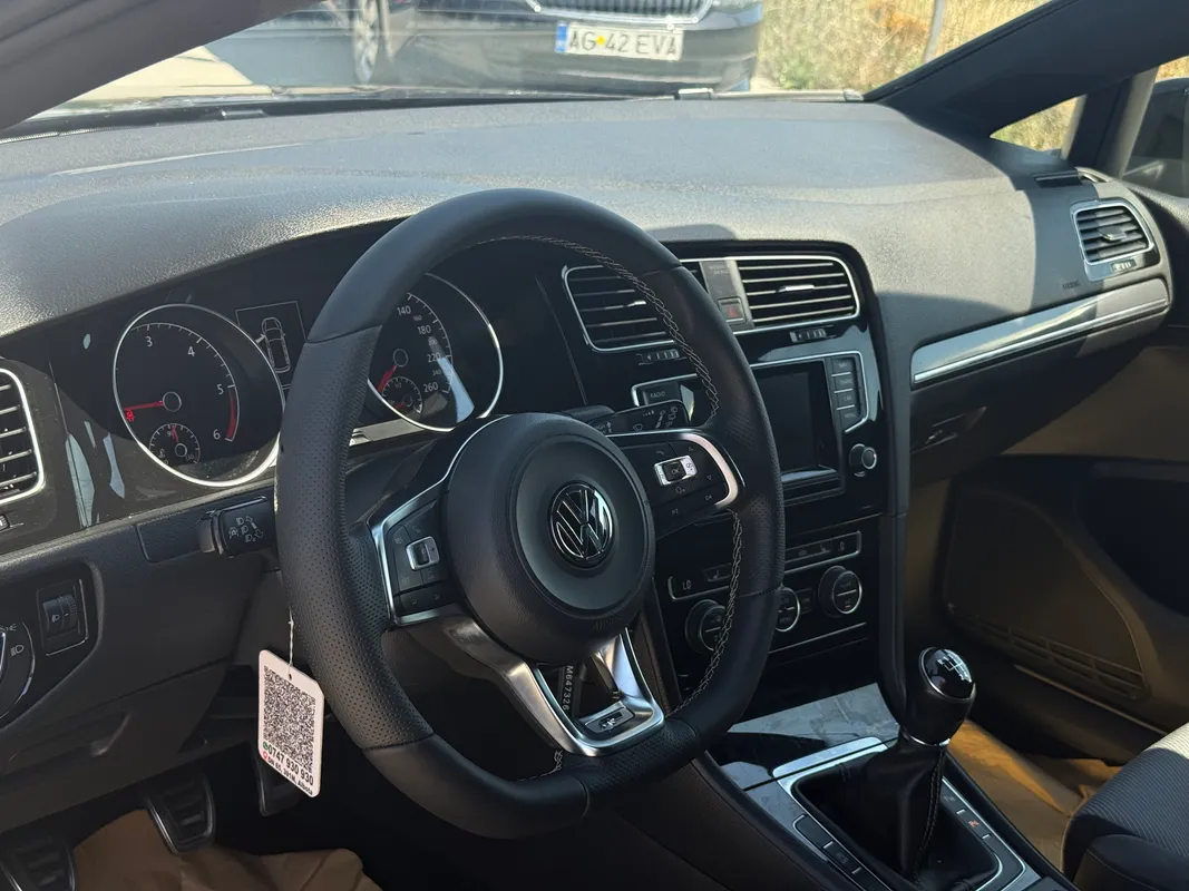 Volkswagen Golf 7 R-Line - fotografie 6