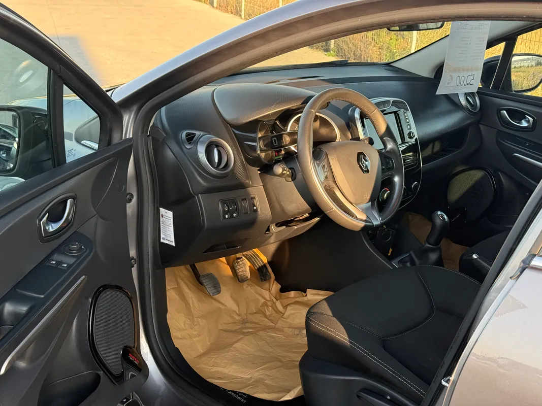 Renault Clio 1.5dCi - fotografie 8