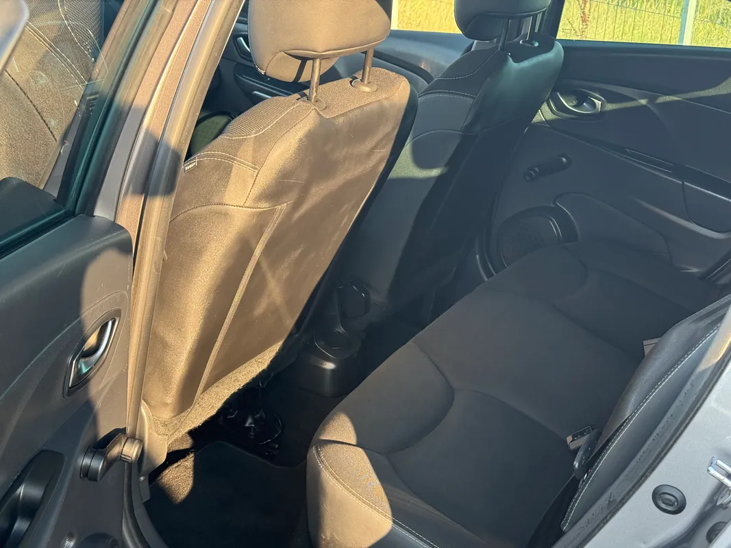 Renault Clio 1.5dCi - fotografie 9