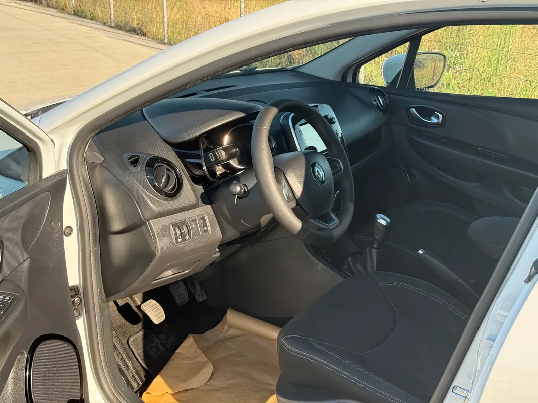 Renault Clio - fotografie 4
