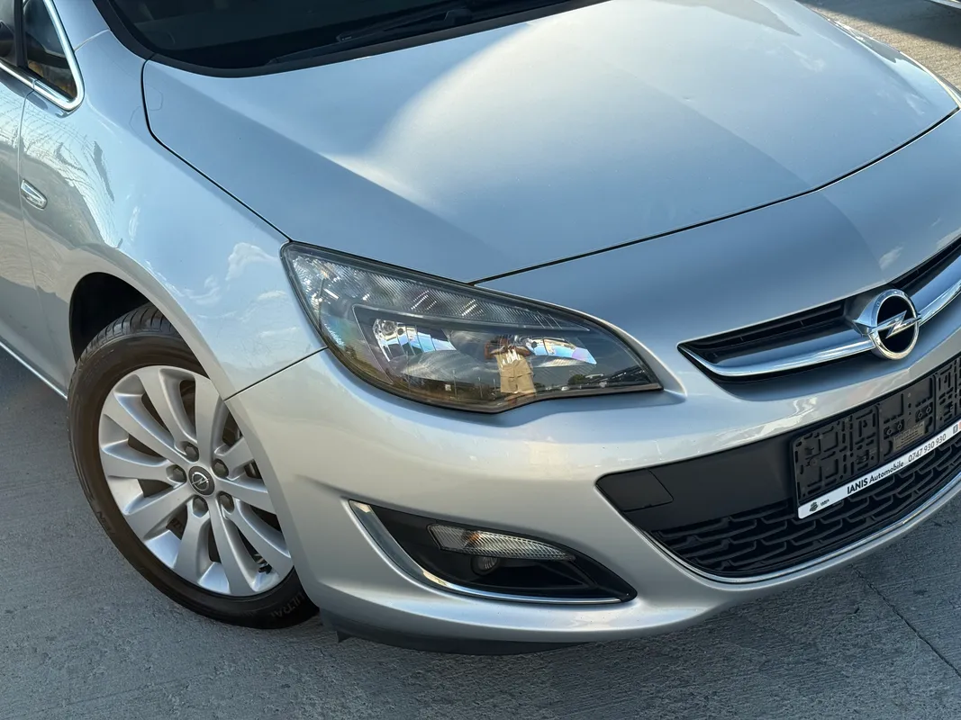 Opel Astra - fotografie 2