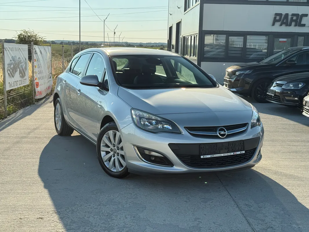 Opel Astra 2013 second hand de vânzare în parc auto Pitești - Ianis Automobile