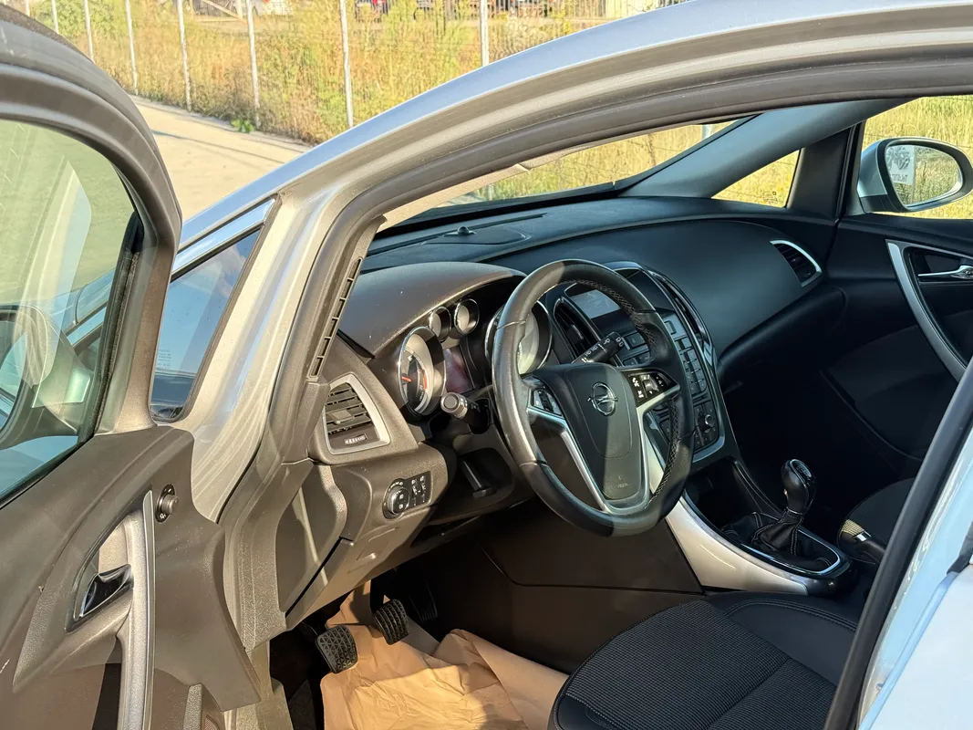 Opel Astra - fotografie 5