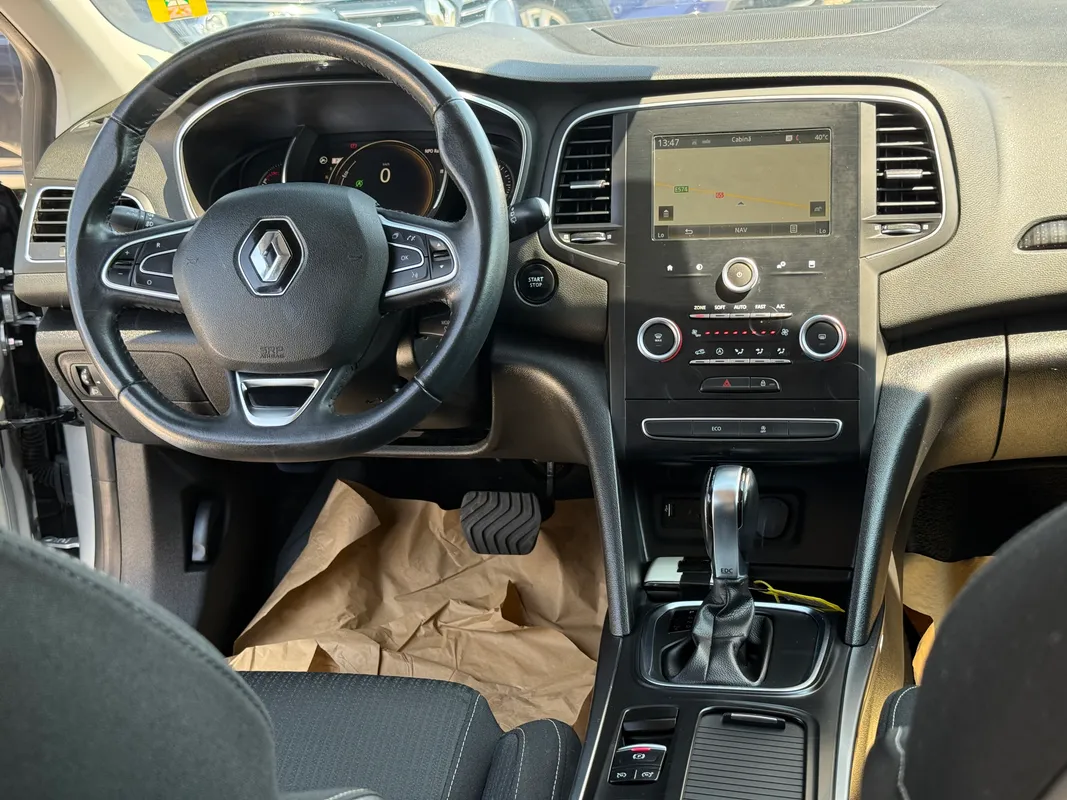 Renault Megane 1.5dCi Automat - fotografie 7