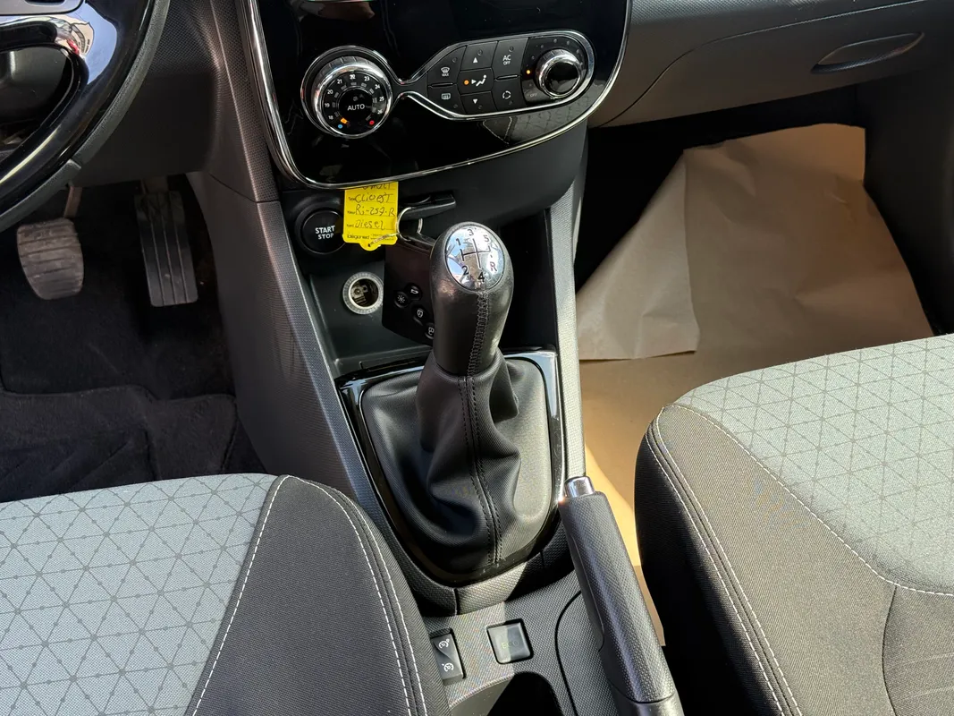 Renault Clio 1.5 dci - fotografie 8