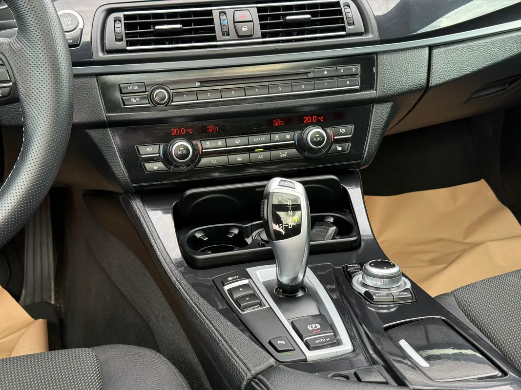 BMW Seria 5 F11 - fotografie 6