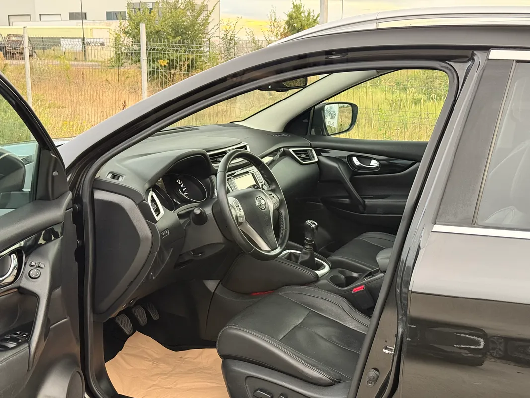 Nissan Qashqai 1.2 Tekna - fotografie 9