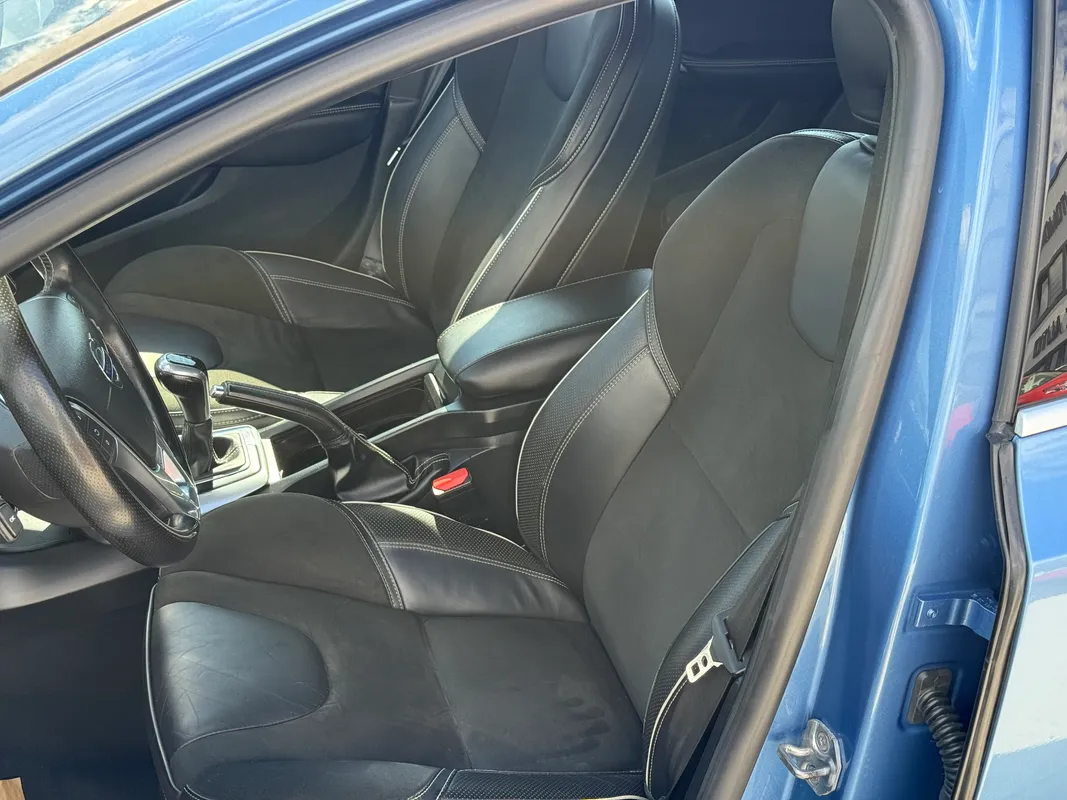 Volvo V40 R-Design - fotografie 6