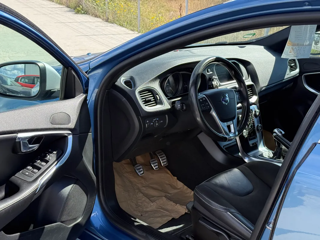 Volvo V40 R-Design - fotografie 7