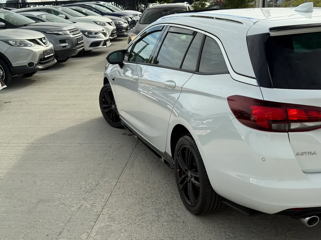 Opel Astra - fotografie 4