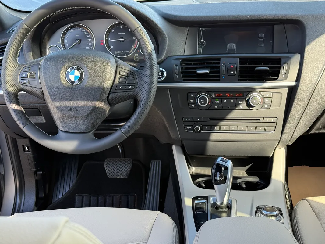 BMW X3 2.0d XDrive - fotografie 11