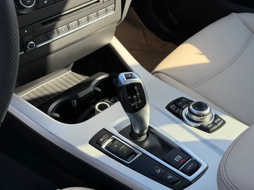 BMW X3 2.0d XDrive - fotografie 13