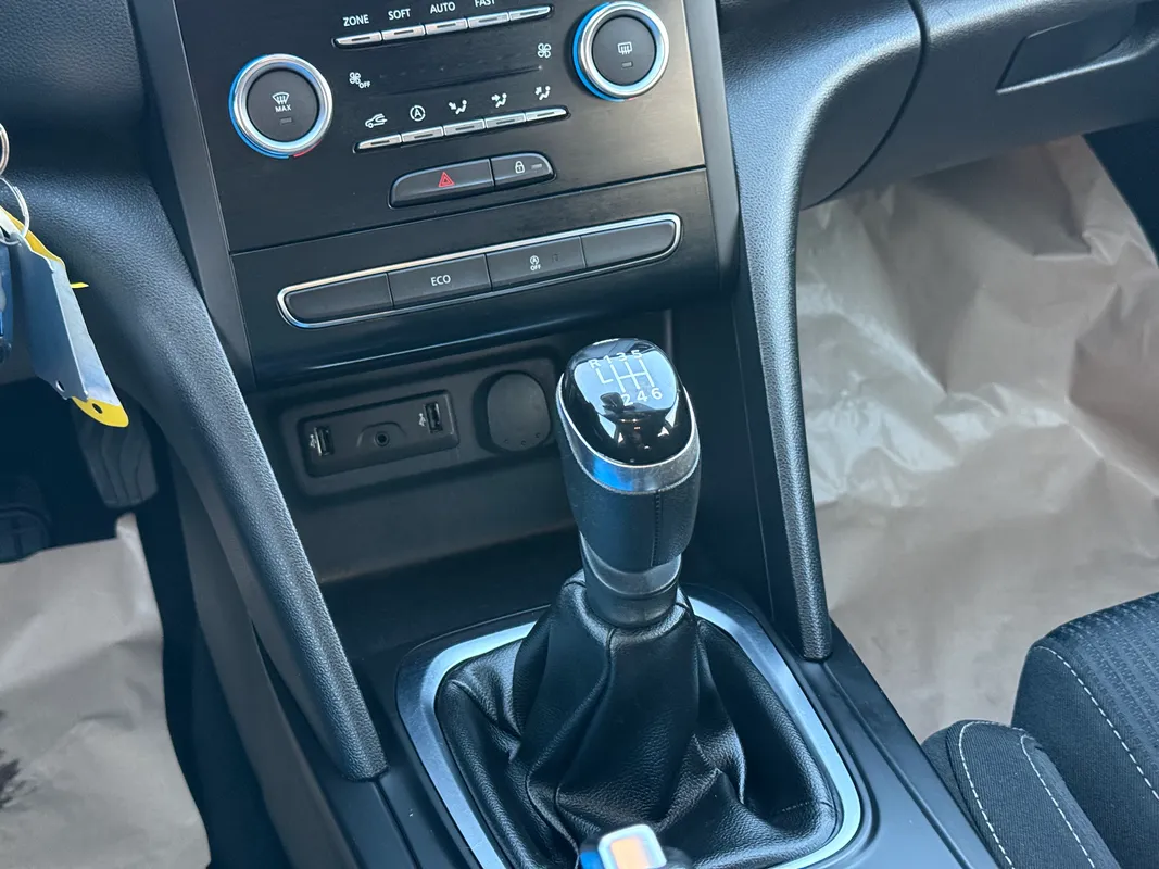 Renault Megane 4 - fotografie 12