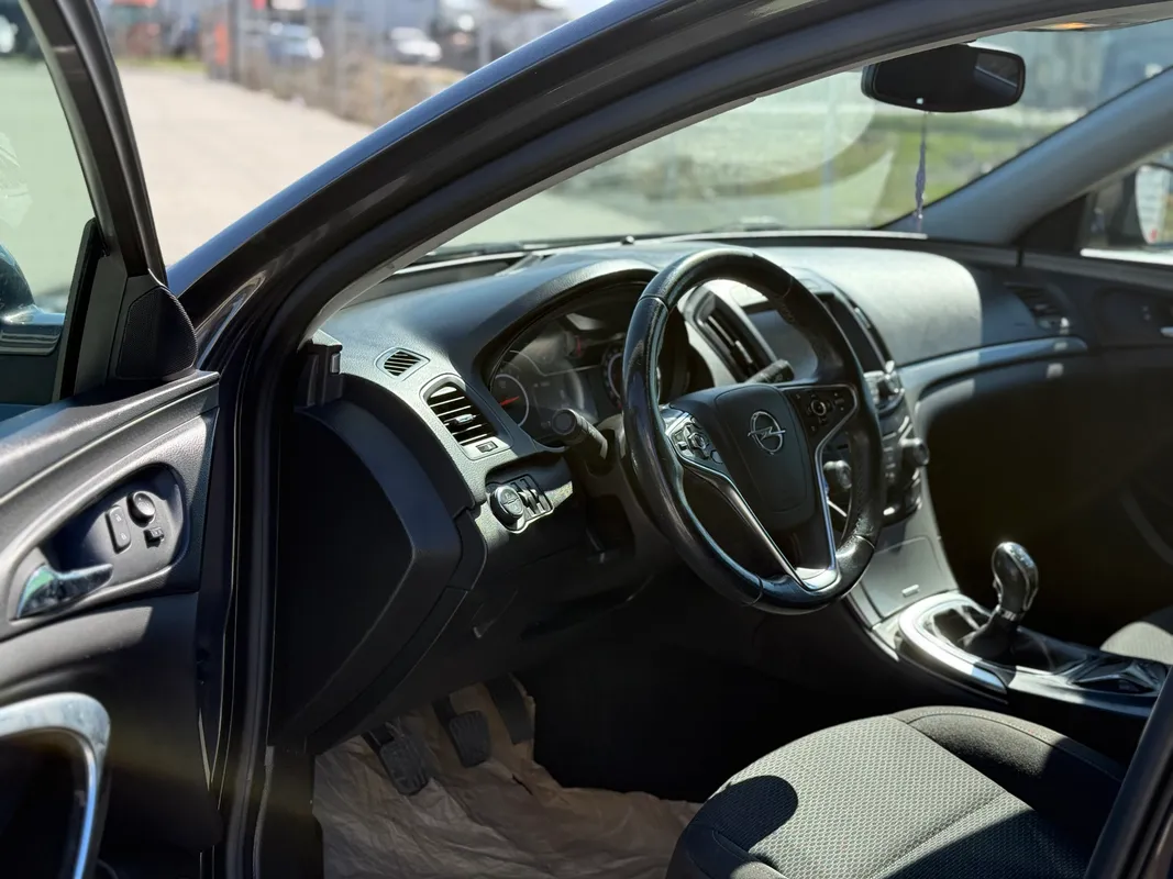Opel Insignia - fotografie 2