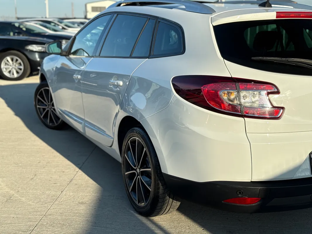 Renault Megane 1.5 dCi - fotografie 2