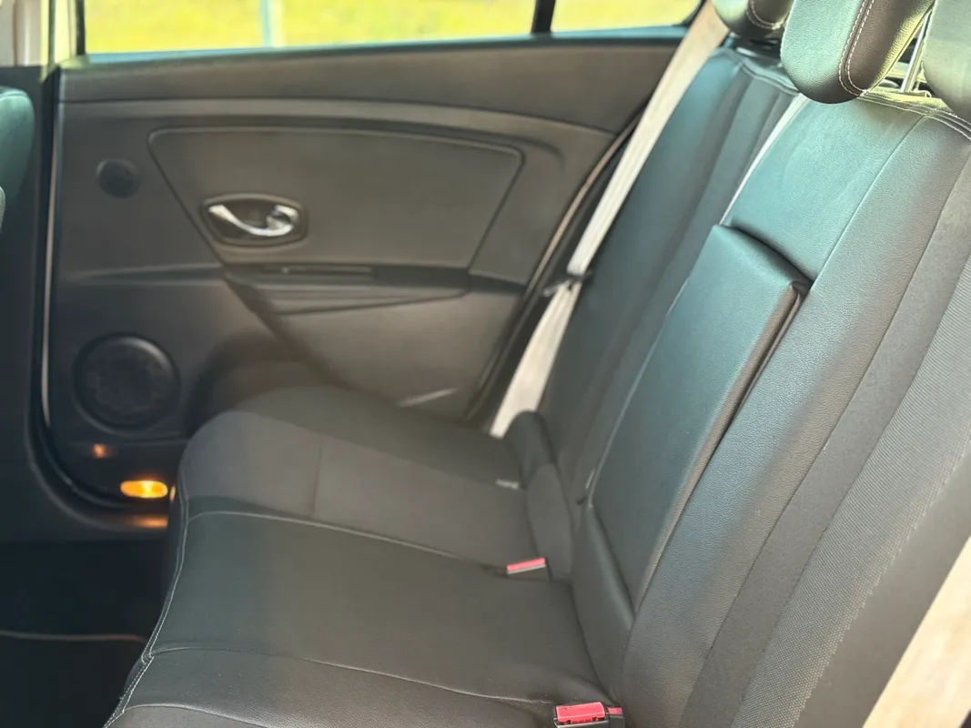 Renault Megane 1.5 dCi - fotografie 9