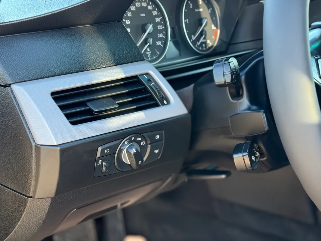 BMW Seria 5 E60 - fotografie 10