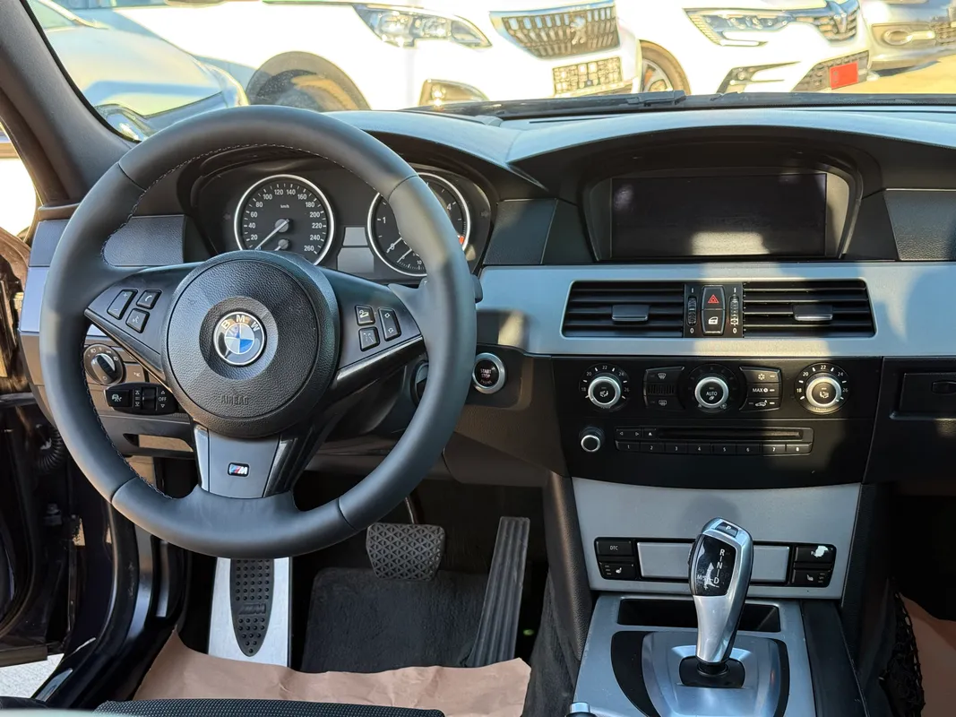 BMW Seria 5 E60 - fotografie 15