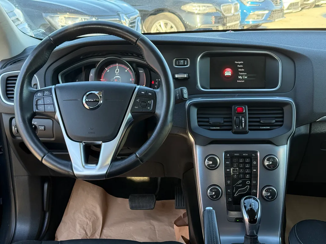 Volvo V40 - fotografie 10