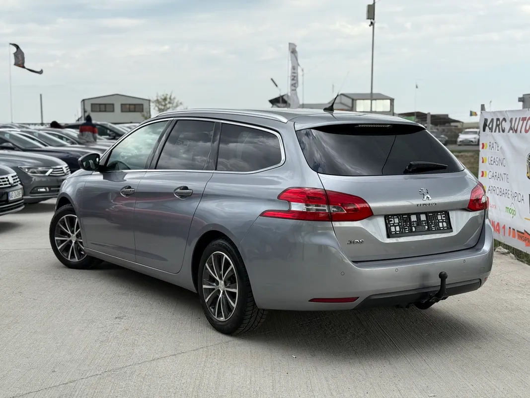 Peugeot 308 - fotografie 4