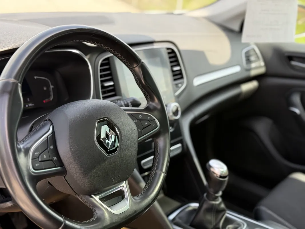 Renault Megane 1.3 tce - fotografie 9