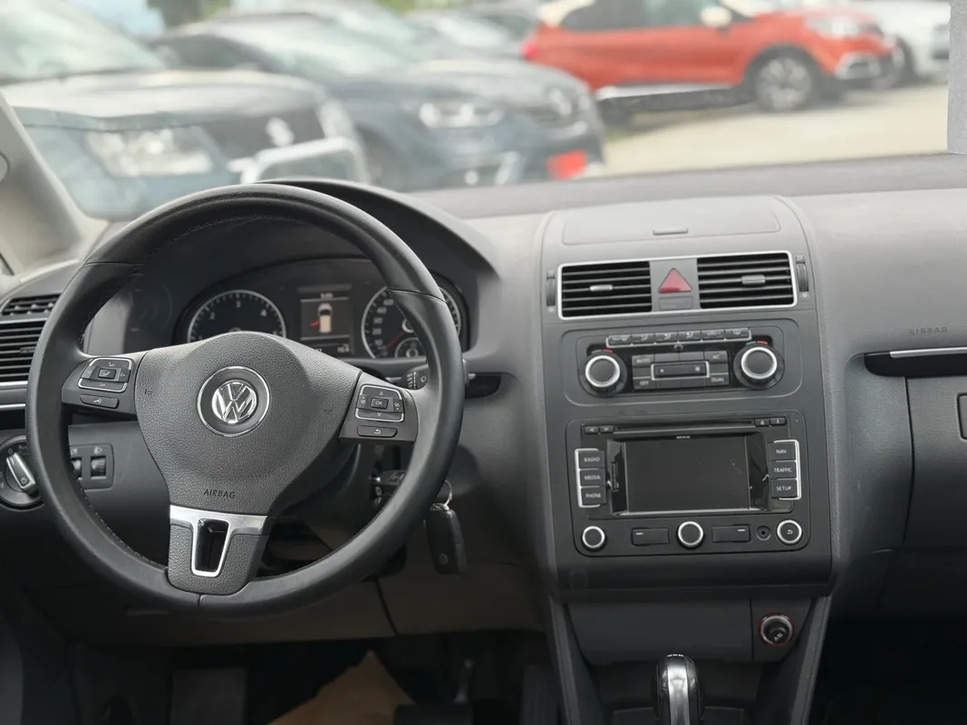 Volkswagen Touran - fotografie 3