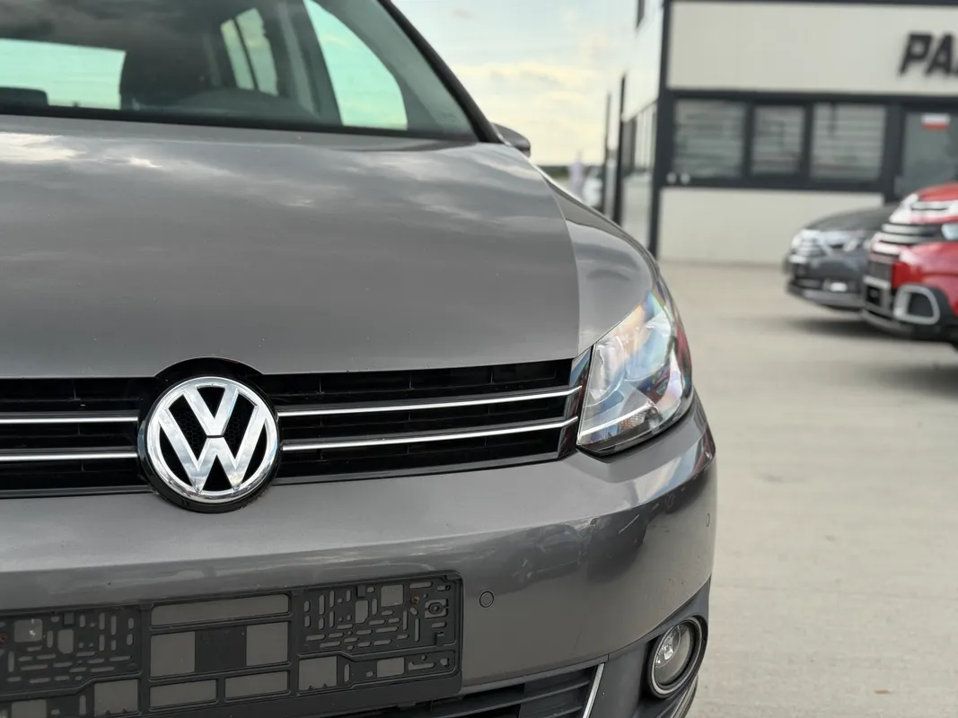 Volkswagen Touran - fotografie 4