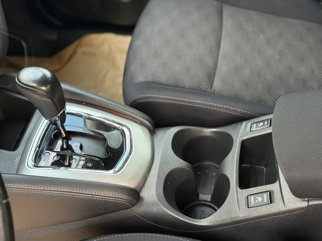 Nissan Qashqai 1.6 dCi Automat - fotografie 5