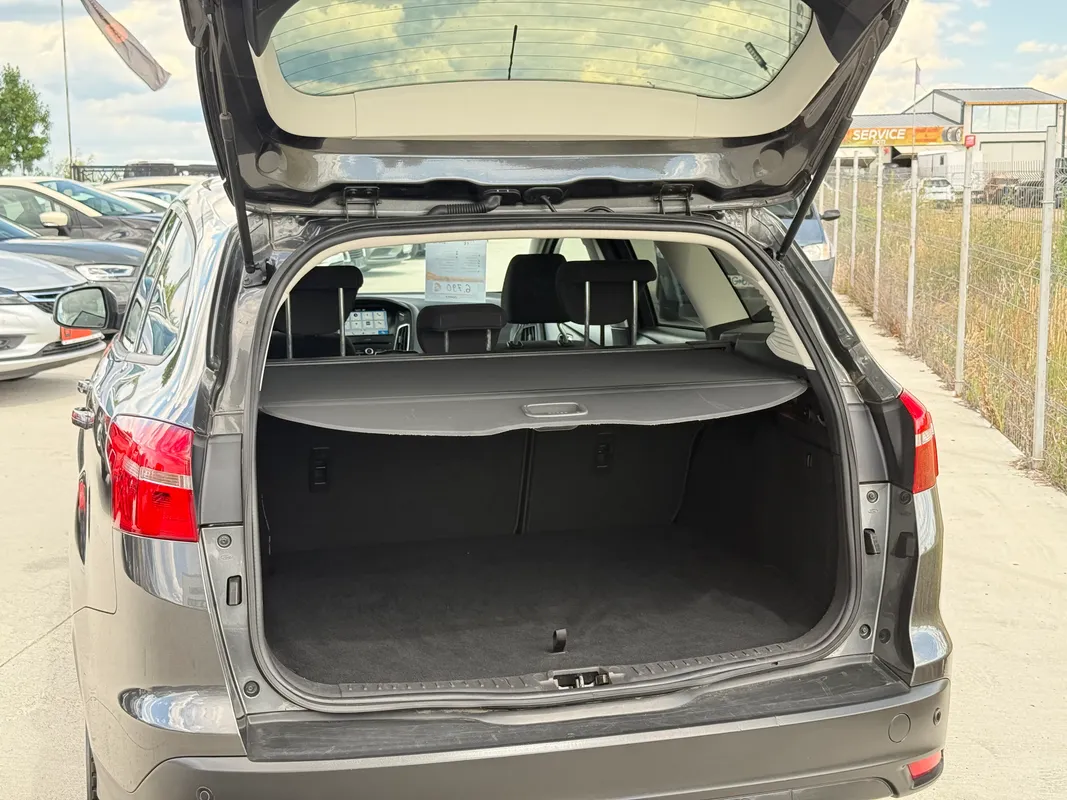 Ford Focus 1.5 diesel - fotografie 7