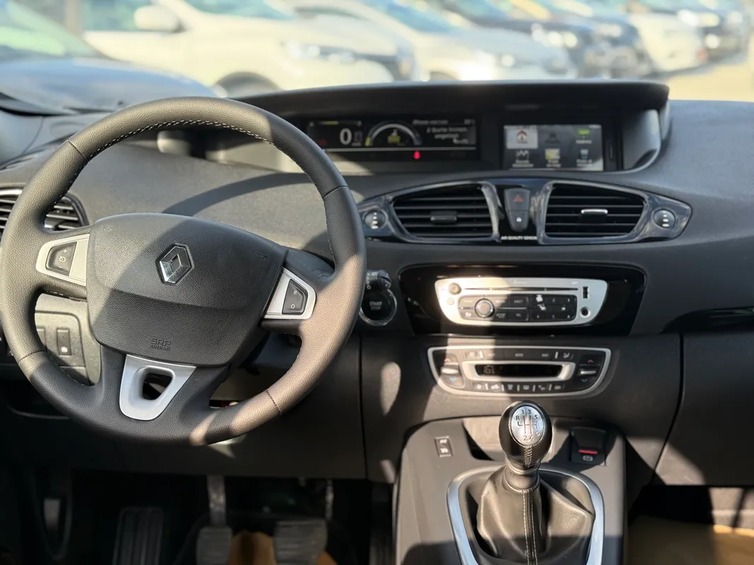 Renault Scenic - fotografie 6