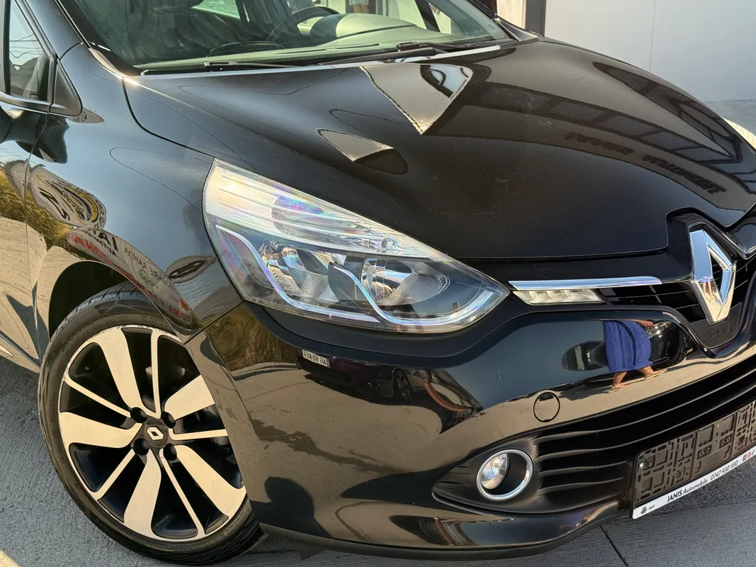 Renault Clio - fotografie 2