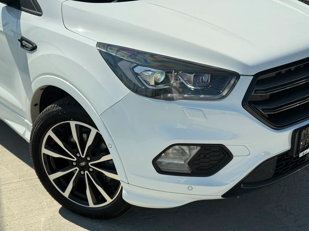 Ford Kuga - fotografie 2
